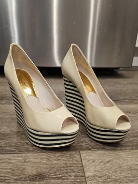 [Like NEW] MICHAEL KORS Navy & White Striped Platform Peep Toe Wedges SZ 6.5